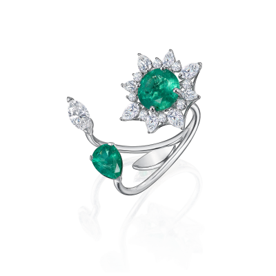 Кольцо с изумрудами и бриллиантами