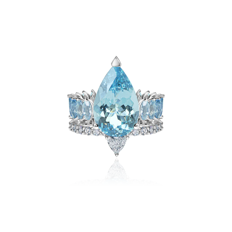 Кольцо с аквамаринами и бриллиантами