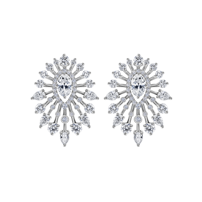 E09-FD-000-6 Серьги (750) (2 Бр Овал 5.0*3.0 (6-5) 3/5А 0.370ct, 10 Бр Г-56 2.95*2.0 (25-20) 3/4А 0.500ct, 4 Бр Кр-57 2.4 (20-1) ШК: 3000000000700